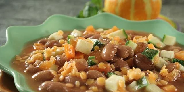 Bean stew with red lentils