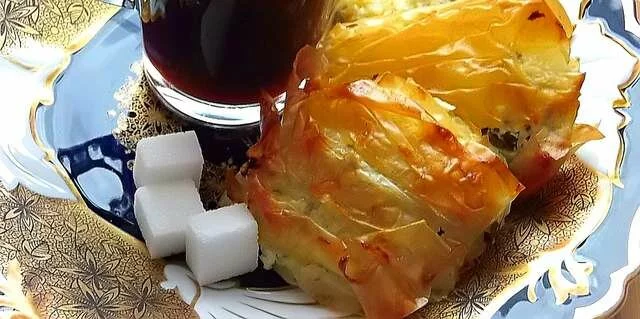 Büzgülü Duvak Börek (жених и невеста)