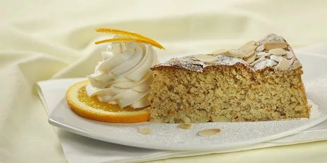 Almond and orange cake