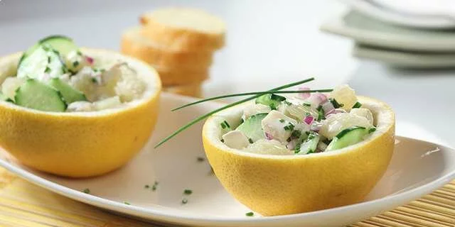 Ensalada de queso y pomelo