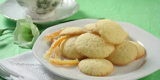Fine cheese and orange cookies