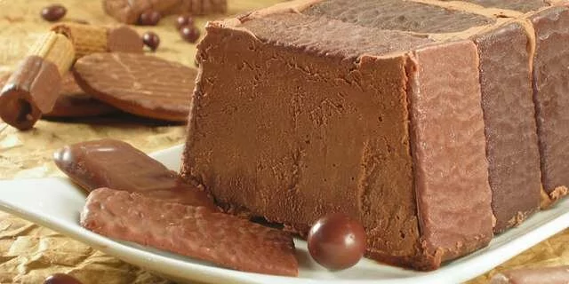 Ice chocolate cake