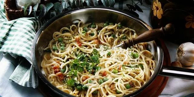 Pasta with basil