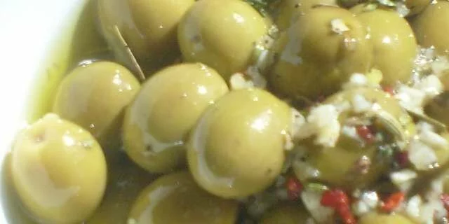 Aceitunas verdes picantes