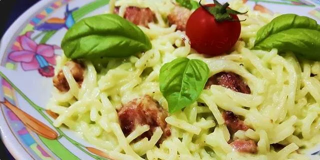 Aguacate carbonara