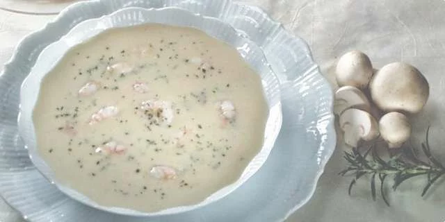 Sopa crema con camarones