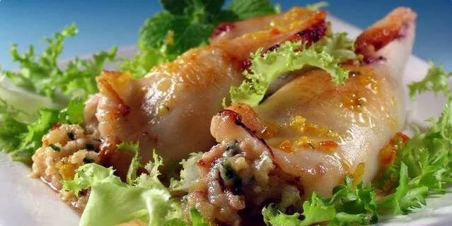 Squid stuffed with cheese