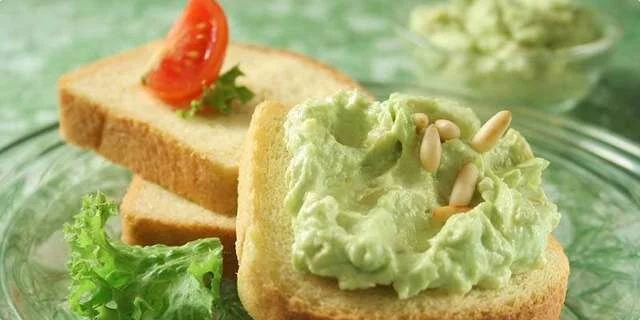 Queso para untar con aguacate