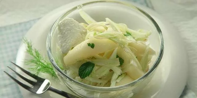 Pear and fennel salad