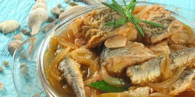 Adobo de pescado azul