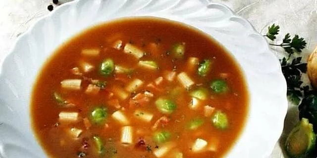 Minestrone with broccoli