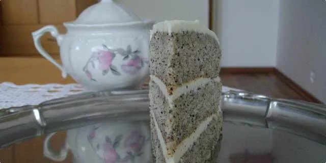 100. Mak cake