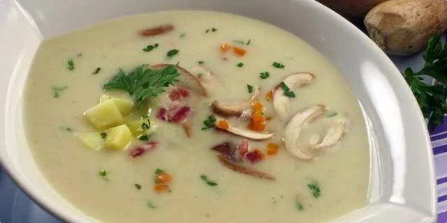 Crème de soupe à châtaigne et à champignons.