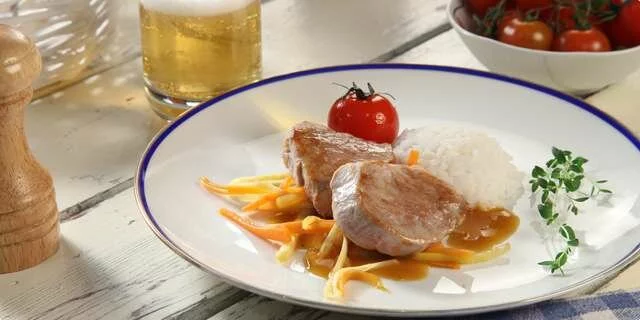 Pork medallions in beer sauce