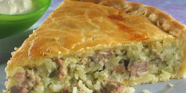 Meat pie with rice