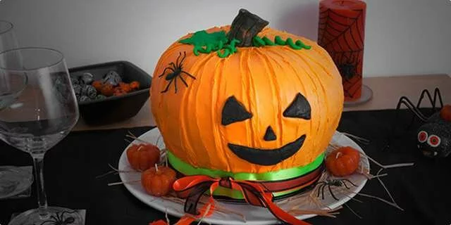 Halloween Cake Crazy Jack O 'Lantern - cake with pumpkin and chocolate