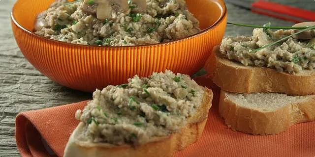 Mushroom spread with wine