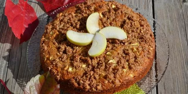 A fluffy apple cake