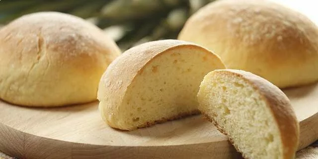 Côdeas de pão ralado do milho com queijo (Pan de Maiz y Queso)