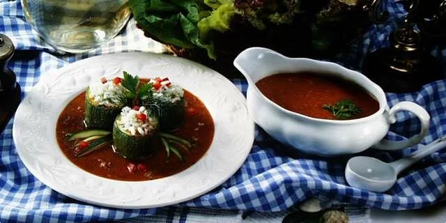 Calabacín relleno de arroz