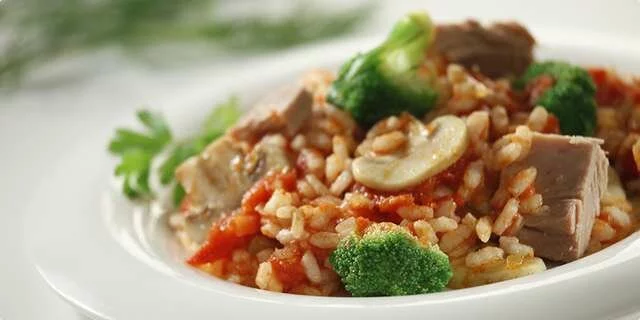 Light rice with tuna