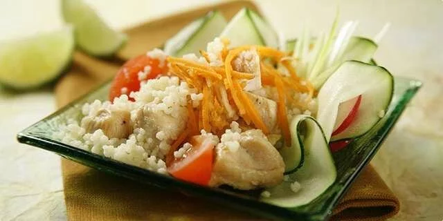 Salade marocaine avec le couscous