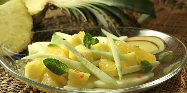 Ensalada de frutas aromáticas