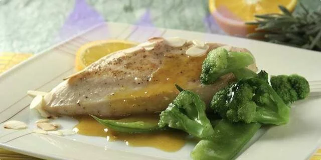 Flambéed chicken with orange