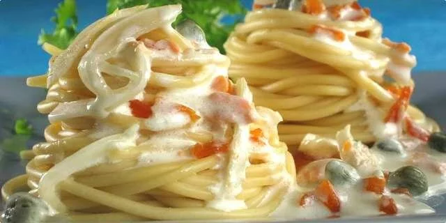 Spaghetti with salmon