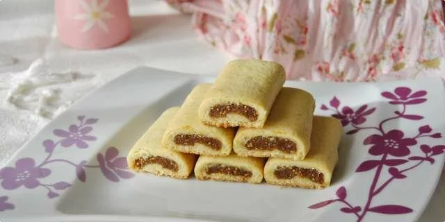 Fig strudels