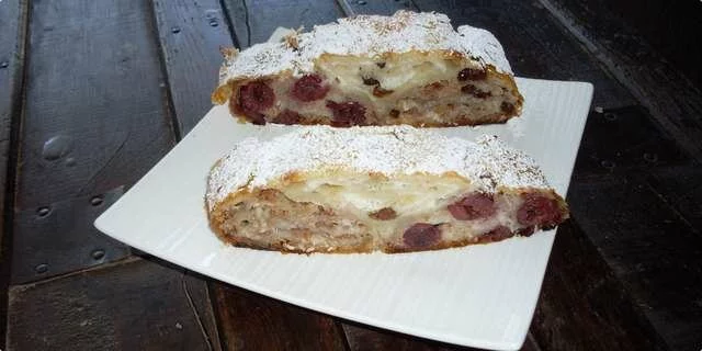 3 in 1 Strudels - cherries, apples and cheese