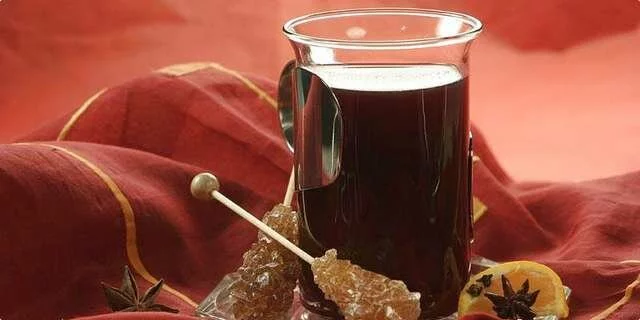 Mulled wine with clementines