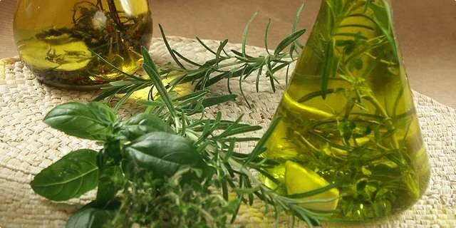 Huile d'olive avec des épices