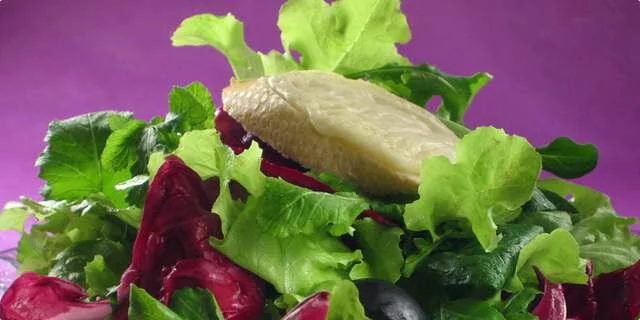Salada francesa do queijo