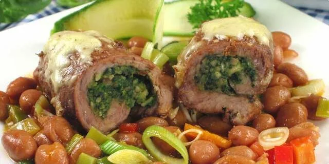 Rollitos de carne con acelgas y setas