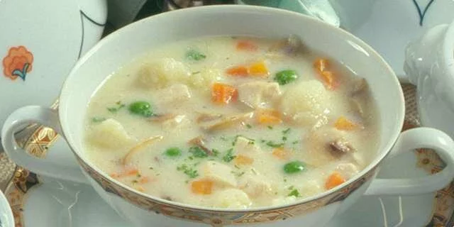 Soupe à ragoût de poulet