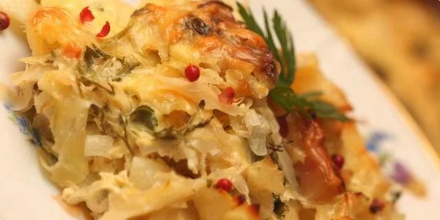 A combination of sauerkraut and pasta