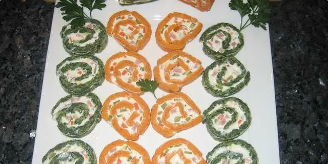 Ajvar and Spinach roll