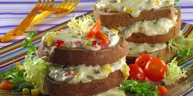 Sándwiches de queso horneado y semillas