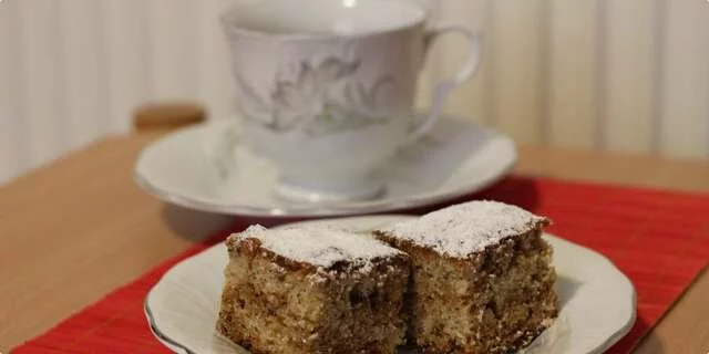 A cake with apples and walnuts