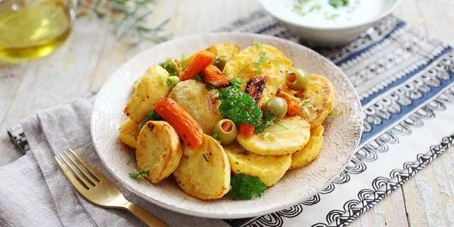 Ensalada marroquí de patata y zanahoria